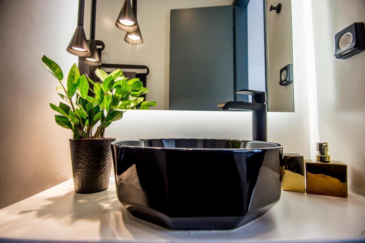 A & B Minimal Suite Ιι With Sea View In Argostoli Exterior photo